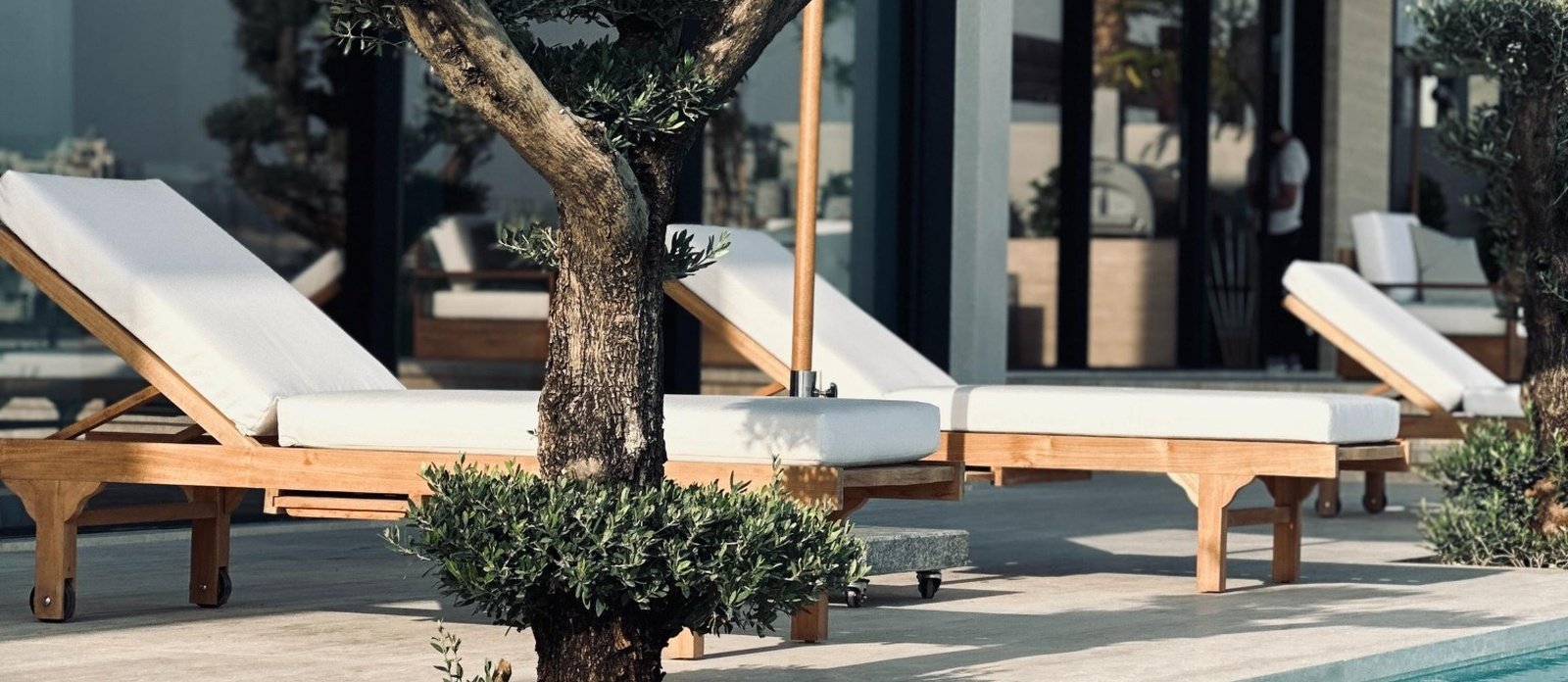 resized_pool_1600x696